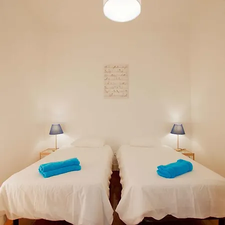 Styled Flat Lejlighed